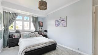 Stoneleigh Haven: 3BD Home with Garden & Comfort - 6