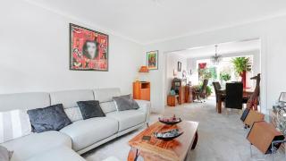 Stoneleigh Haven: 3BD Home with Garden & Comfort - 0