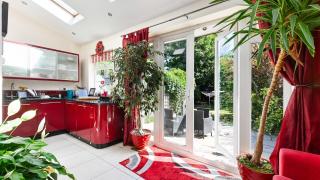 Stoneleigh Haven: 3BD Home with Garden & Comfort - 3