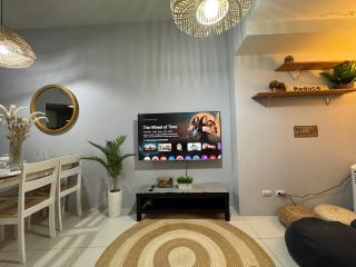 Glamorous 3BR Suite in Uptown BGC w/Bathtub - Manila - 3