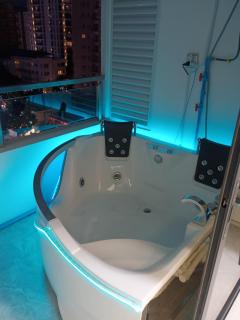 Luxury suite with jacuzzi BKK1 - 4