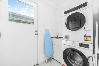 Quiet and Cozy 4 Bedrooms in Werrington - 6