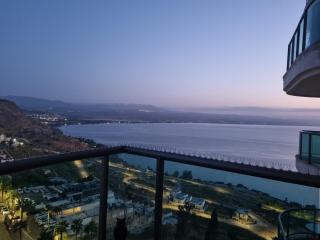 חלום מול נוף הכנרת - Tiberias - 5