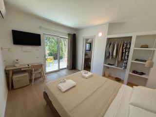 Mariposa Rooms - San Teodoro - 0