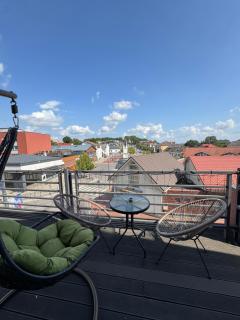 DHARMA Stay APARTAMENTAI su terasa ir vaizdu į miestą - Telšiai - 6