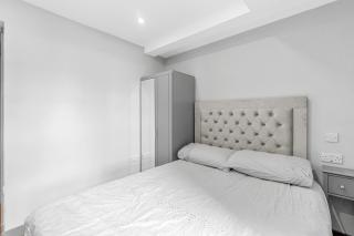 Ensuite Double Godino Hotel by Ilford Station - Ilford - 4