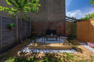 Eight Bed North London Modern Home for Big Groups and Contractors - 9