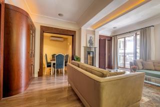 Central 3-bedroom Apartment with AC and Elevator - Istanbul - 2