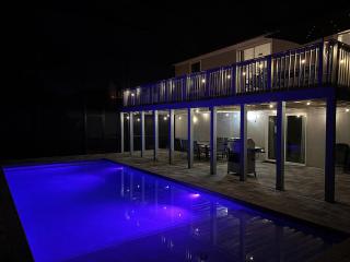 NEW Coral Cottage l Heated Pool | 6bd | 12 people - 7