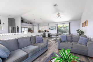 NEW Coral Cottage l Heated Pool | 6bd | 12 people - 4