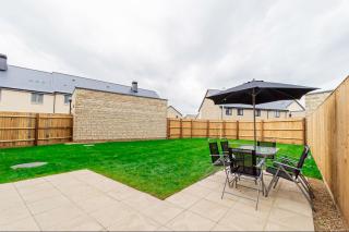 Stylish 3 Bedroom Home Perfect for Families - Bicester - 0