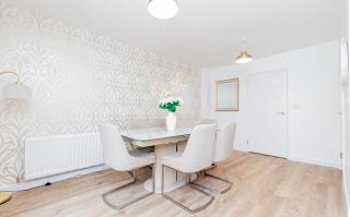 Stylish 4 Bedroom Home Perfect for Families - 1