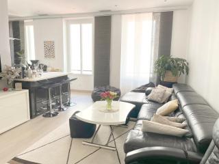 Grand bas de Duplex au Port - 2 chambres - Nizza - 0