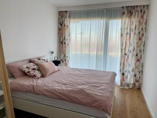 Villa Vida - Luxury Villa with Saltwater Pool and City View - 9