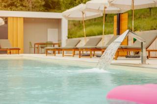Villa Vida - Luxury Villa with Saltwater Pool and City View - 2
