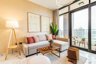 Full Cleveland & Canal View - Big Balcony - High Floor - 5 min walk from Cleveland, ADGM and Galleria - 6