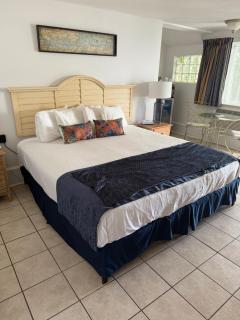 Lowes Wharf Marina Inn - 4