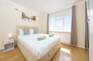 2BR Apartment near Heathrow Airport - 3