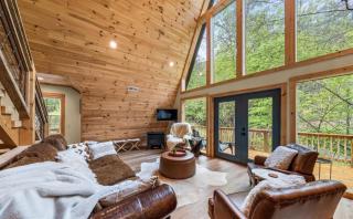 Mountain Haven by Cabin Coco with Swim SPA - 0