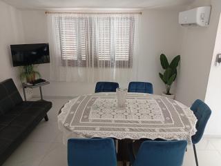 Braco apartments by the sea with a sea view - Zaboric - 1