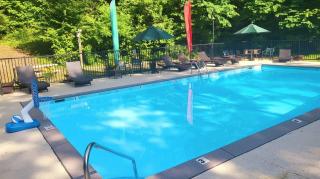 Luxe Retreat - June Dates! - Easy drive - XL Swim Spa - Award Winning! - Sevierville - 5