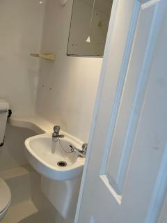 Cosy Studio room with your own Garden in a House - 3