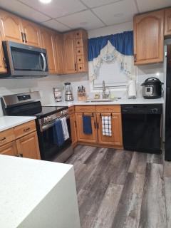 Entire Home 3BR 1BA St Pete FL Close to VA Medical Center - 4