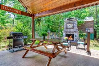 Hillbilly Hideaway cabin - 9