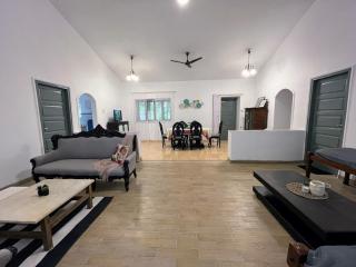 Beautiful Villa in Khandala with Hot Tub - 9