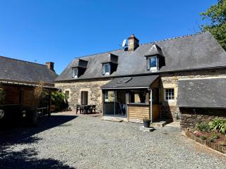 maison bretonne,gîte de keranglaz - Ploubezre - 0