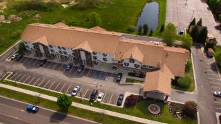 White Pine Inn & Suites - 7