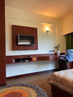 Cozy Studio Apartment - 2