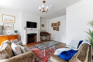 Opposite Windsor Castle, Center of town, Castle view 4 Bed Apartment, Sleeps up to 7, Consorts & Concubines - Windsor - 5
