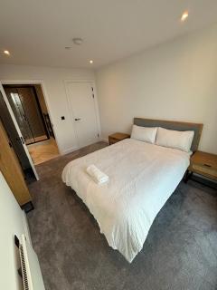 The Banks - Modern 2-Bed Skyline Apartment Manchester Central - 6