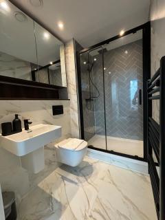 The Banks - Private Modern 2-Bed Skyline Apartment Manchester Central - 3