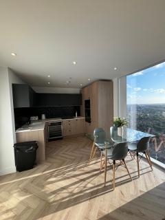 The Banks - Modern 2-Bed Skyline Apartment Manchester Central - 7