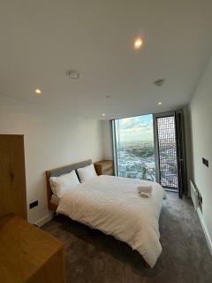 The Banks - Modern 2-Bed Skyline Apartment Manchester Central - Manchester - 4