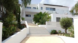 Happyplace Malaga -- Villa with Panoramic Sea View Heated Infinity Saltwater Pool - 8