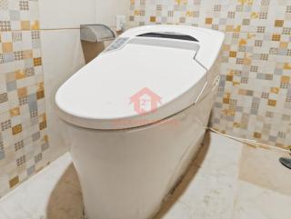 Large & Strategic 3BR Taman Rasuna Apt Pool - 3
