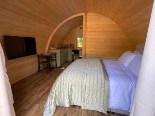 Highgate Cabin - Takeley - 1