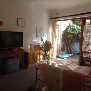 Executive Double room with en-suite and private patio - Pinetown - 7