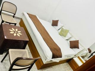 RADHIKA INn - 7