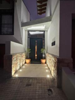 Topiary Lux Studio 16! - 5