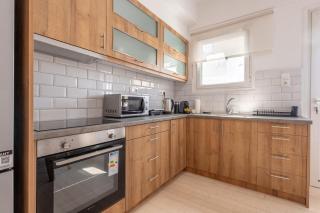 Bright 2BR Apt, Athens Base Near Sea & City - Athen - 9