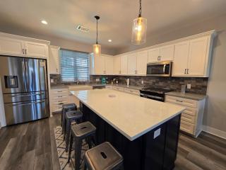 Modern Retreat in Sherman - 5