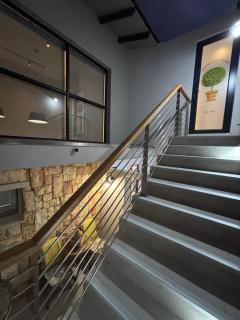 Topiary Lux Studio 16! - 7