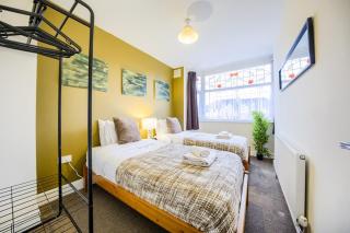 Spacious 5 Bedroom House with Garden in Coventry, Free Parking and Free Unlimited Wi-Fi - THL - Coventry - 5