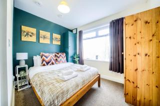 Spacious 5 Bedroom House with Garden in Coventry, Free Parking and Free Unlimited Wi-Fi - THL - Coventry - 6