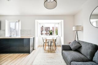 1-Bed Near Shops & Transport - 8