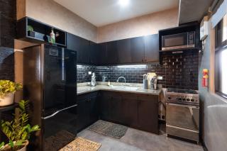 Boutique one-bedroom apartment near airport, business hubs - Manila - 8